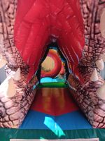 CHATEAU GONFLABLE T-REX